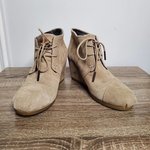 TOMS • Desert Taupe Suede Wedge Boots Sz 6.5 - Picture 2 of 10